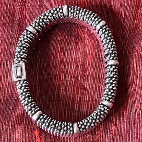 š¤RAREš¤LAGOS WIDE SIGNATURE CAVIAR BEADED BRACELET w/ Lagos Pouch - Picture 4 of 11